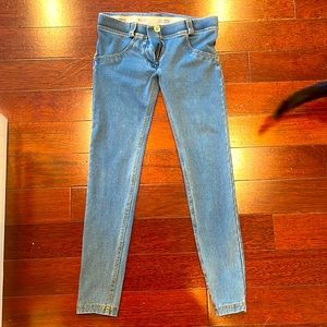 Freddy wr.up booty shaping jeans. Light denim. XS.